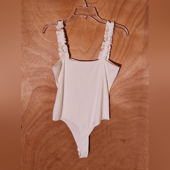 DOUBLE Zero Ruffled Straps Bodysuit - Picture 2 of 7